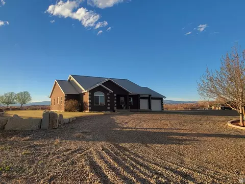 Exterior - 9755 E 4000 N, Lapoint, UT 84039 photo 20 of 28