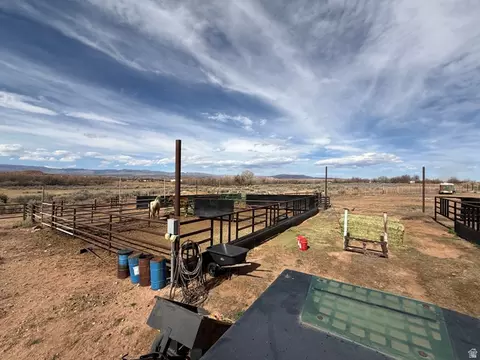 Exterior - 9755 E 4000 N, Lapoint, UT 84039 photo 25 of 28