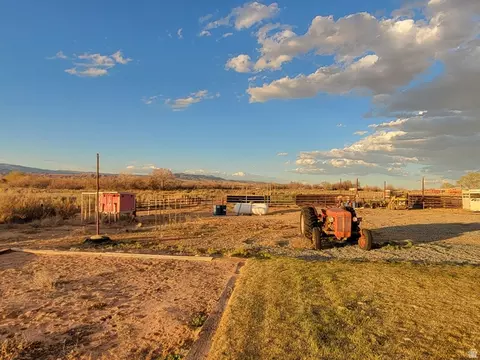Exterior - 9755 E 4000 N, Lapoint, UT 84039 photo 11 of 30