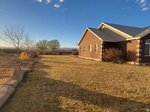 Exterior - 9755 E 4000 N, Lapoint, UT 84039 photo 6 of 28