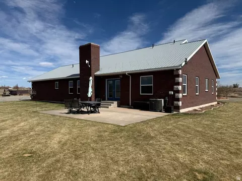 Exterior - 9755 E 4000 N, Lapoint, UT 84039 photo 13 of 28