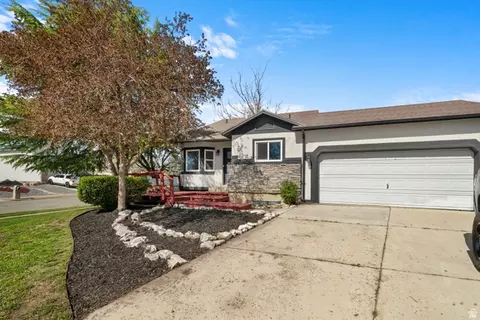 538 W 2100 N, Harrisville, UT 84414