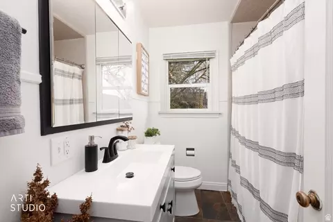 Bath - 265 W 200 N, Logan, UT 84321 photo 1 of 2