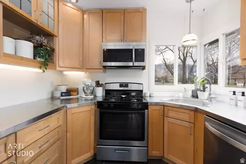 Kitchen - 265 W 200 N, Logan, UT 84321 photo 4 of 6