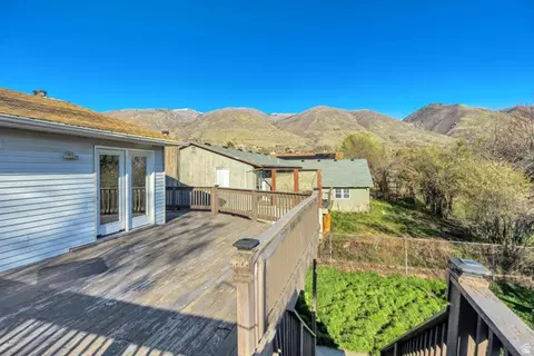 Exterior - 371 W 1125 N, Centerville, UT 84014 photo 2 of 5