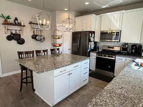 Kitchen - 1754 E 1560 N, Spanish Fork, UT 84660 photo 2 of 3