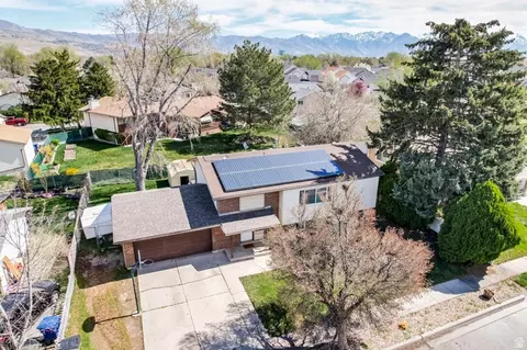 556 N New Star Dr W, Salt Lake City, UT 84116