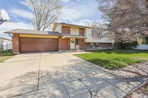 556 N New Star Dr W, Salt Lake City, UT 84116