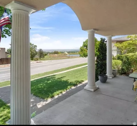 Exterior - 1761 S Davis Blvd E, Bountiful, UT 84010 photo 7 of 7