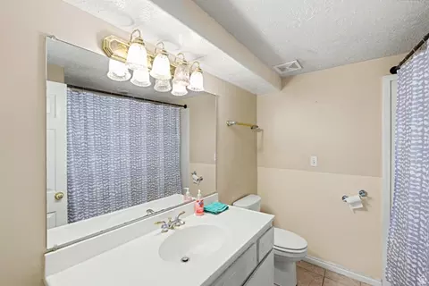 Bath - 1761 S Davis Blvd E, Bountiful, UT 84010 photo 6 of 6
