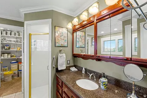 Bath - 1761 S Davis Blvd E, Bountiful, UT 84010 photo 3 of 6