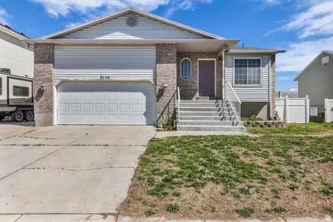 2115 Fremont Crest Ave, Syracuse, UT 84075
