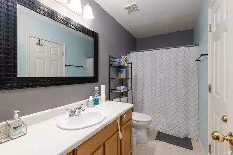 Bath - 824 E 760 N, Ogden, UT 84404 photo 1 of 2