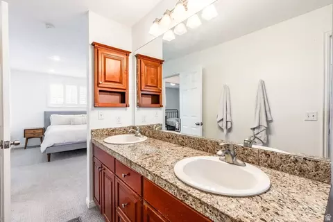 Bath - 4160 S 2700 E, Holladay, UT 84124 photo 1 of 4