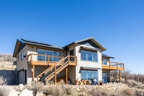 277 E Crestview Dr, Wanship, UT 84017