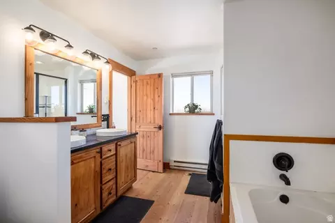 Bath - 277 E Crestview Dr, Wanship, UT 84017 photo 1 of 5