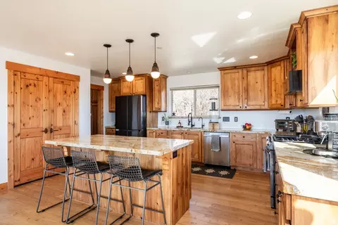 Kitchen - 277 E Crestview Dr, Wanship, UT 84017 photo 3 of 6