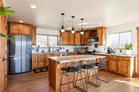 Kitchen - 277 E Crestview Dr, Wanship, UT 84017 photo 2 of 6