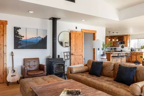 Living - 277 E Crestview Dr, Wanship, UT 84017 photo 5 of 7