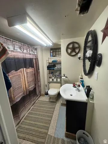 Bath - 158 W 100 S, Moroni, UT 84646 photo 1 of 1