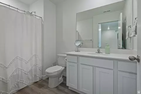 Bath - 3944 N Eagle Point Ln N, Eagle Mountain, UT 84005 photo 3 of 3