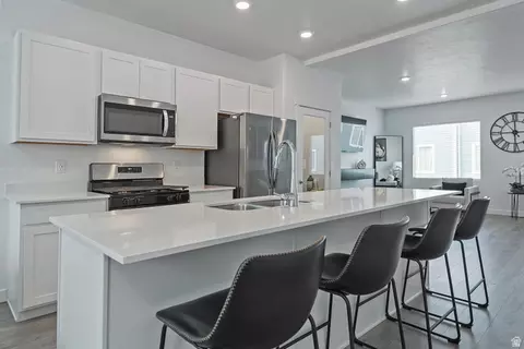 Kitchen - 3944 N Eagle Point Ln N, Eagle Mountain, UT 84005 photo 2 of 4