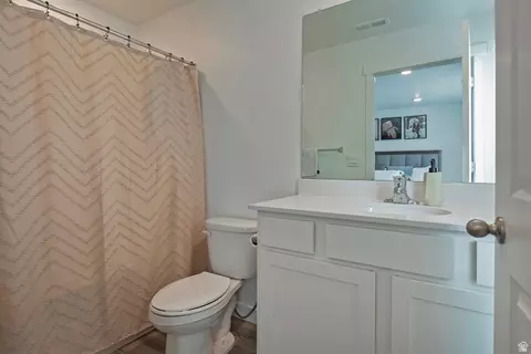 Bath - 3944 N Eagle Point Ln N, Eagle Mountain, UT 84005 photo 1 of 3