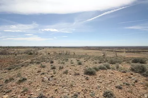 10495 E 7750 N, Lapoint, UT 84039 photo 4