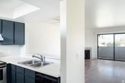 925 E Creekhill Ln #11, Midvale, UT 84047