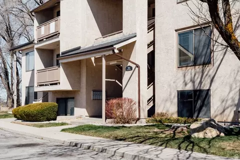 925 E Creekhill Ln #11, Midvale, UT 84047