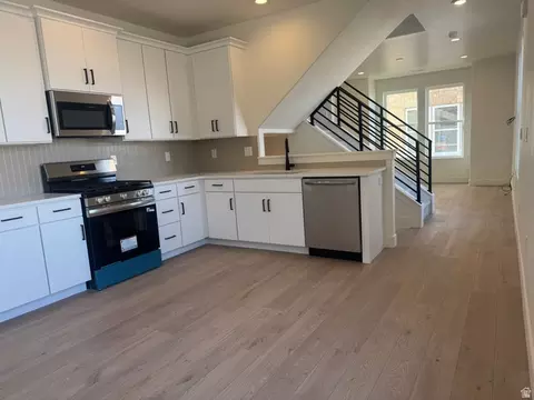11033 S S Freestone Rd #127, South Jordan, UT 84009
