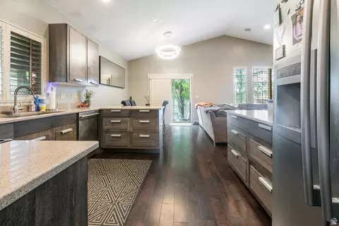 Kitchen - 51 W Stauffer Ln S, Murray, UT 84107 photo 3 of 4