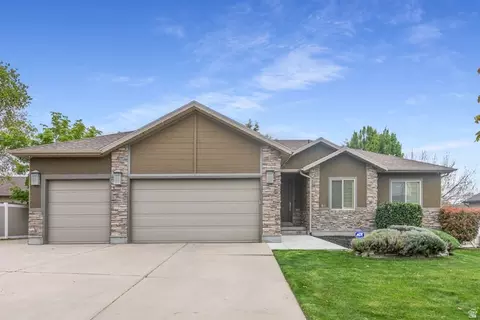 51 W Stauffer Ln S, Murray, UT 84107