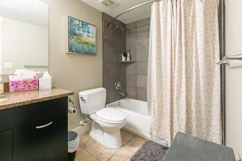 Bath - 51 W Stauffer Ln S, Murray, UT 84107 photo 3 of 4