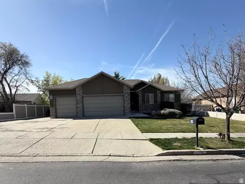 51 W Stauffer Ln S, Murray, UT 84107