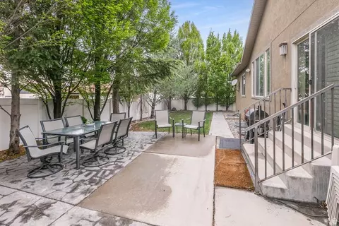 Exterior - 51 W Stauffer Ln S, Murray, UT 84107 photo 4 of 6