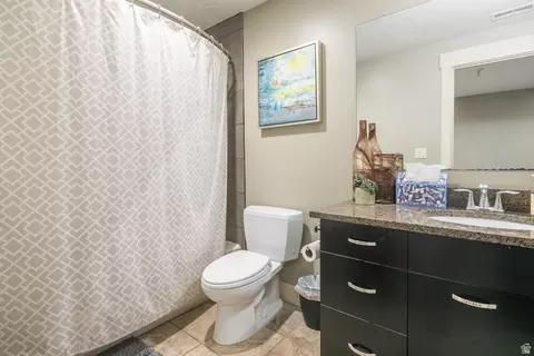 Bath - 51 W Stauffer Ln S, Murray, UT 84107 photo 4 of 4