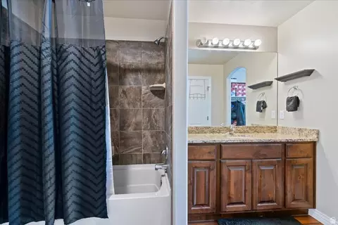 Bath - 1809 E Whitetail Dr, Layton, UT 84040 photo 2 of 3