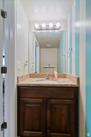 Bath - 1809 E Whitetail Dr, Layton, UT 84040 photo 1 of 3