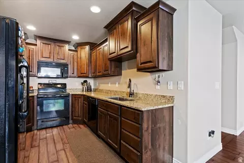 Kitchen - 1809 E Whitetail Dr, Layton, UT 84040 photo 4 of 4