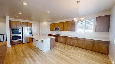 635 S Chan Dr E, Grantsville, UT 84029