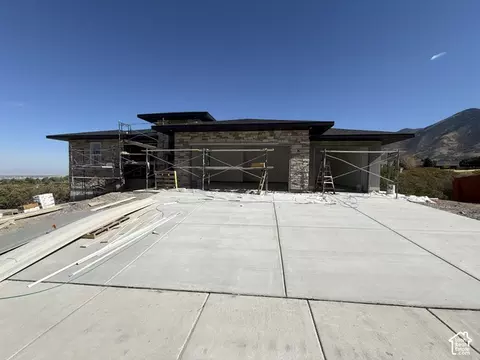599 S Oakridge Dr E, Tooele, UT 84074