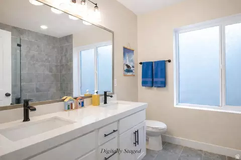 Bath - 1369 E Haviture Way, Eagle Mountain, UT 84005 photo 3 of 4