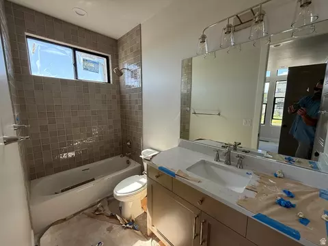 Bath - 286 W Summerhill Ln, Centerville, UT 84014 photo 5 of 7
