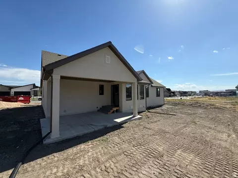 Exterior - 286 W Summerhill Ln, Centerville, UT 84014 photo 2 of 4