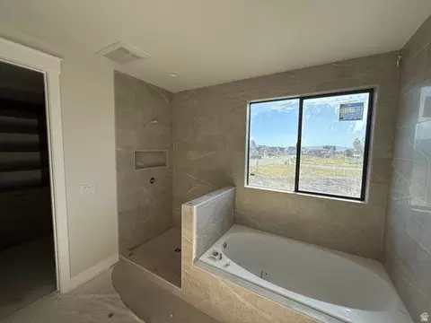 Bath - 286 W Summerhill Ln, Centerville, UT 84014 photo 1 of 7