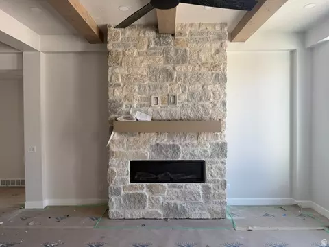 Living - 286 W Summerhill Ln, Centerville, UT 84014 photo 2 of 5
