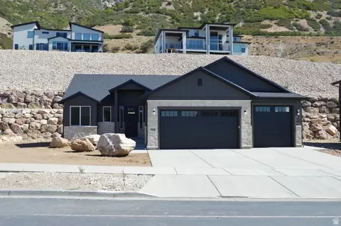 3038 N Mountain Rd #215, North Ogden, UT 84414