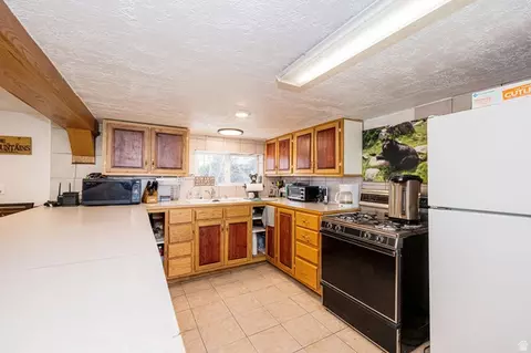 Kitchen - 23200 N Hillside Dr E #G-28, Fairview, UT 84629 photo 1 of 3