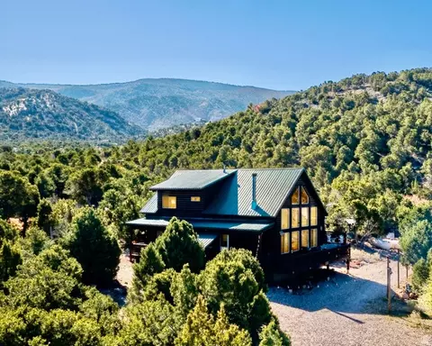 1741 S Red Canyon Dr, Parowan, UT 84761